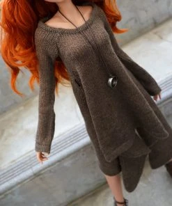 N2 Irregular Hem Sweater (Oak Brown)